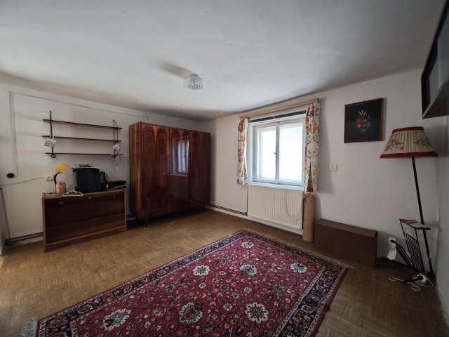 Eladó ikerház, Budapesten, III. kerületben, Pomázi közben