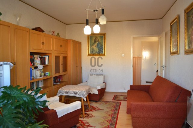 Eladó panellakás, Nyíregyházán 39.9 M Ft, 3 szobás