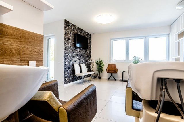 Kiadó üzlethelyiség, Debrecenben 300 E Ft / hó, 2 szobás