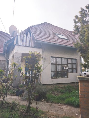 Eladó téglalakás, Szegeden 53 M Ft, 4+3 szobás