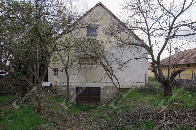 Eladó családi ház, Úrhidán 54.99 M Ft, 4 szobás