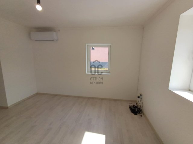 Eladó családi ház, Sárándon 46 M Ft, 4 szobás