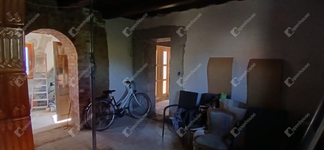 Eladó családi ház, Egerváron 10.5 M Ft, 1 szobás