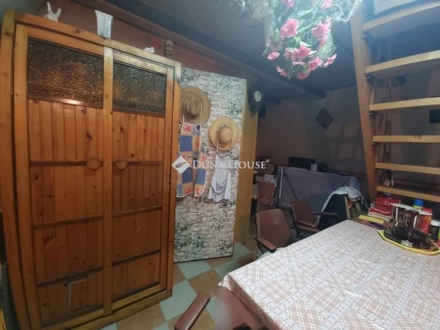 Eladó családi ház, Nagykátán 12 M Ft, 2 szobás