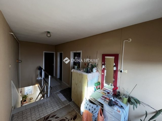 Eladó családi ház, Szentkirályszabadján 83 M Ft, 5 szobás