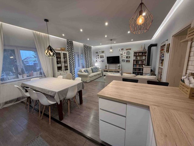 Eladó családi ház, Gödöllőn 164 M Ft, 7 szobás