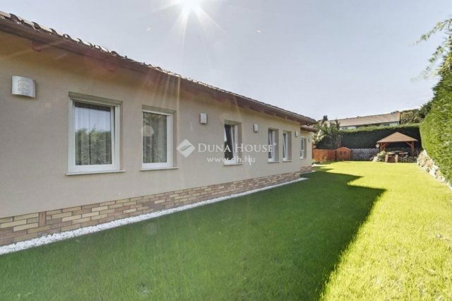 Eladó családi ház, Pomázon 218.5 M Ft, 3 szobás