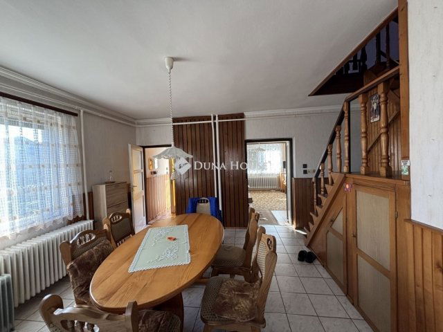 Eladó családi ház, Süttőn 71.5 M Ft, 4 szobás