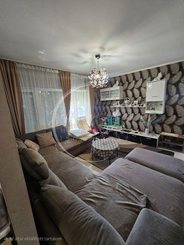 Eladó családi ház, Pécsett 120 M Ft, 5 szobás