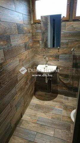 Eladó nyaraló, Pócsmegyeren 23.5 M Ft, 2 szobás