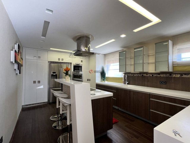 Eladó családi ház, Velencén 134.9 M Ft, 3 szobás