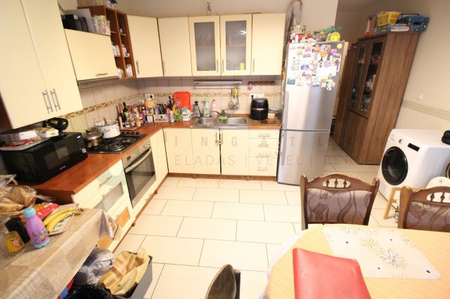 Eladó téglalakás, Szegeden, Öthalom utcában 69 M Ft, 1+2 szobás