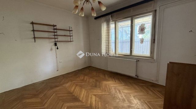 Eladó családi ház, Budapesten, XVIII. kerületben 65 M Ft