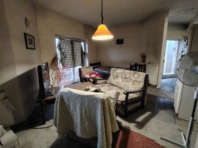 Eladó családi ház, Pécsett 69 M Ft, 5 szobás