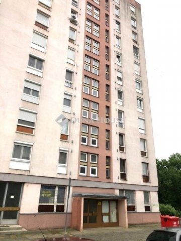 Eladó panellakás, Pécsett 39.9 M Ft, 2 szobás