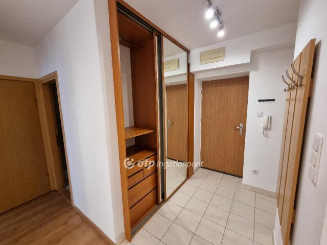 Eladó téglalakás, Budapesten, III. kerületben 119.8 M Ft