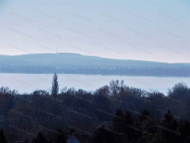 Eladó nyaraló, Vonyarcvashegyen 81 M Ft, 2+2 szobás