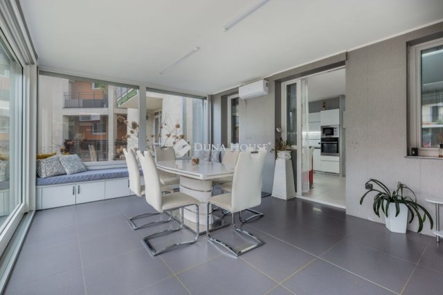 Eladó téglalakás, Dunakeszin 130 M Ft, 3 szobás