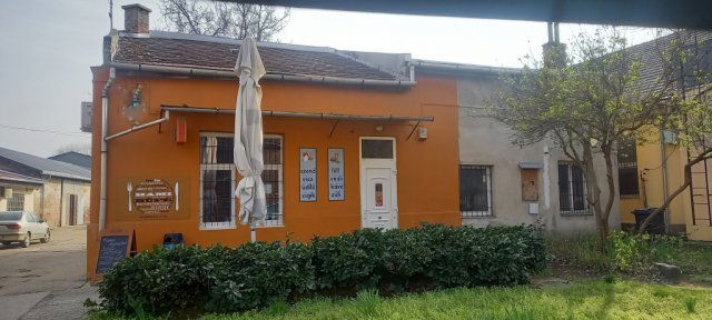 Eladó üzlethelyiség, Budapesten, IV. kerületben, Váci úton