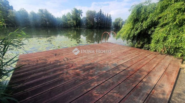 Eladó nyaraló, Békésszentandráson 125 M Ft, 3+5 szobás