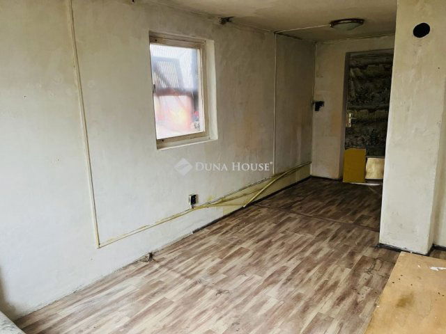 Eladó nyaraló, Biatorbágyon 23 M Ft, 2 szobás