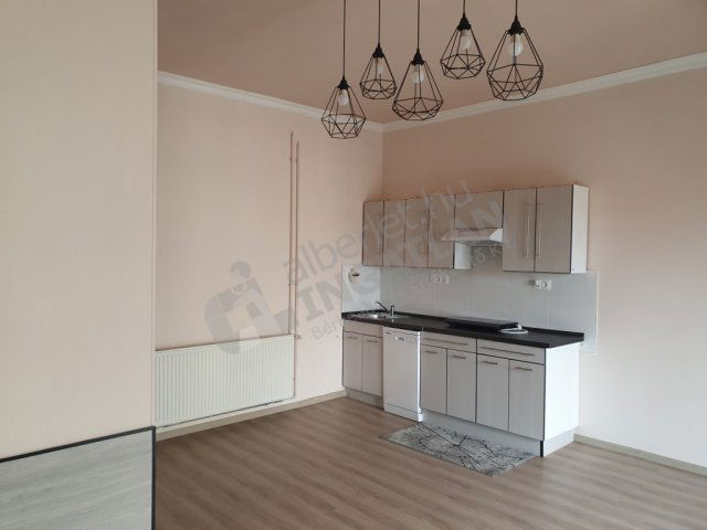 Kiadó téglalakás, albérlet, XXI. kerületben, Kossuth Lajos utcában