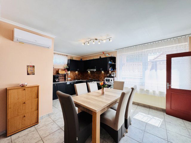Eladó családi ház, Győrött 89.99 M Ft, 4 szobás