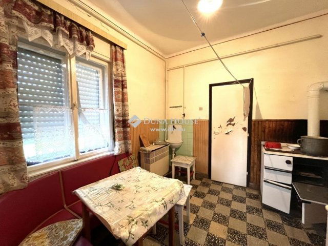 Eladó családi ház, Zsédenyen 29.99 M Ft, 2 szobás