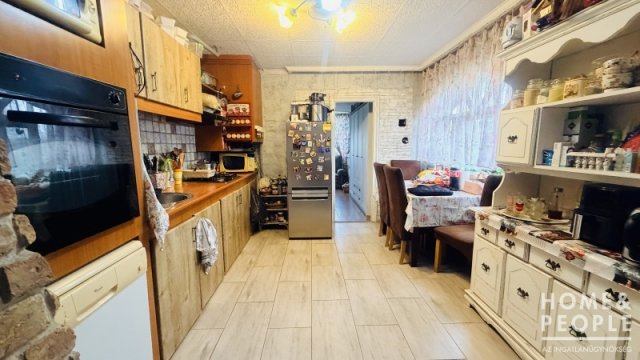 Eladó családi ház, Hódmezővásárhelyen 47 M Ft, 3 szobás