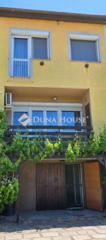 Eladó sorház, Szigetszentmiklóson 89.9 M Ft, 5 szobás