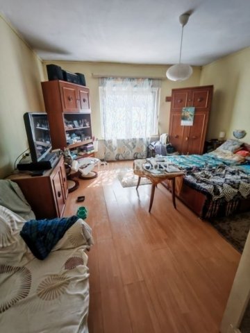 Eladó családi ház, Úrin 59 M Ft, 3 szobás