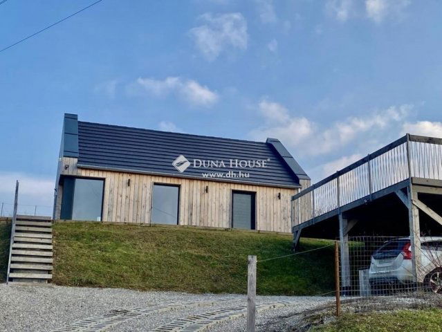 Eladó családi ház, Orfűn 109 M Ft, 3 szobás
