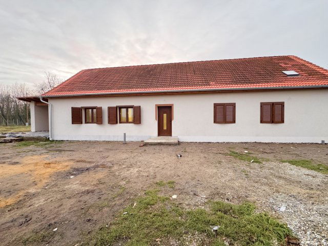 Eladó családi ház, Bicsérden 64.9 M Ft, 3 szobás