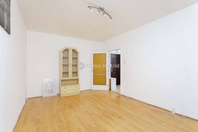 Eladó panellakás, Győrött, Teleki László utcában 67.563 M Ft