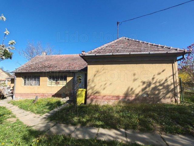 Eladó családi ház, Holládon 28 M Ft, 3+1 szobás