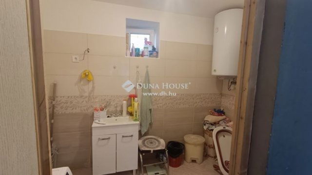 Eladó családi ház, Szentmártonkátán 25 M Ft, 4 szobás