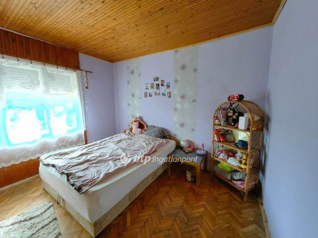 Eladó családi ház, Kunhegyesen 20 M Ft, 2 szobás