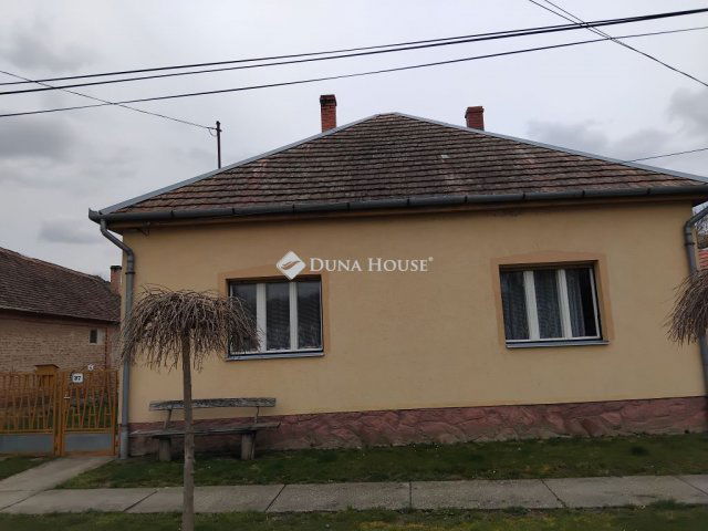 Eladó családi ház, Drávasztárán 17 M Ft, 3 szobás