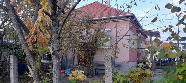 Eladó családi ház, Győrött 69.99 M Ft, 3 szobás