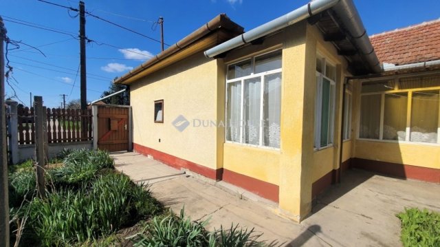 Eladó családi ház, Békéscsabán 17.5 M Ft, 3 szobás