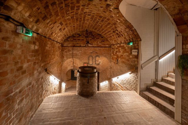 Eladó üzlethelyiség, Pécsett 150 M Ft / költözzbe.hu