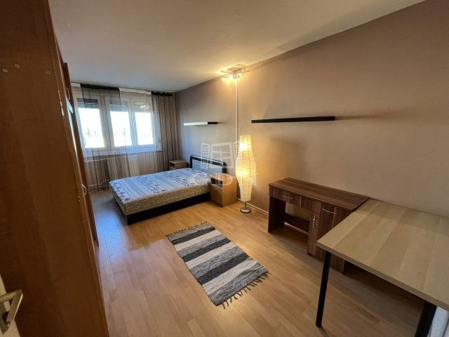 Eladó panellakás, Budapesten, III. kerületben, Szentendrei úton