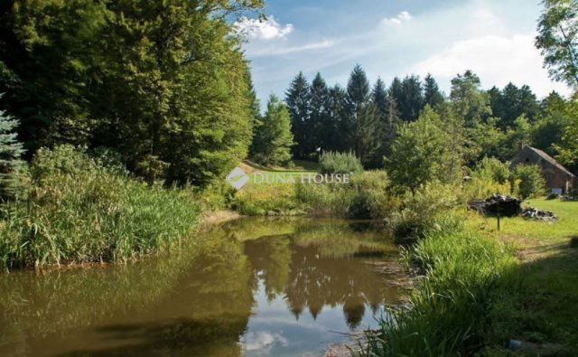 Eladó családi ház, Nádasdon 114.99 M Ft, 7 szobás