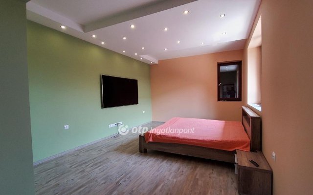 Eladó családi ház, Vecsésen 299 M Ft, 3+1 szobás