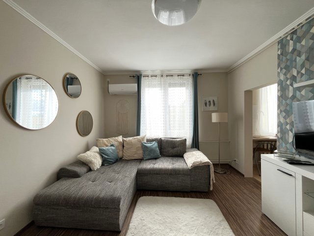 Eladó panellakás, Dunaújvárosban 34.9 M Ft, 1+1 szobás