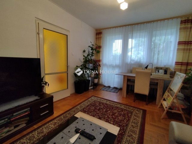 Eladó panellakás, Budapesten, III. kerületben 66.9 M Ft, 3 szobás