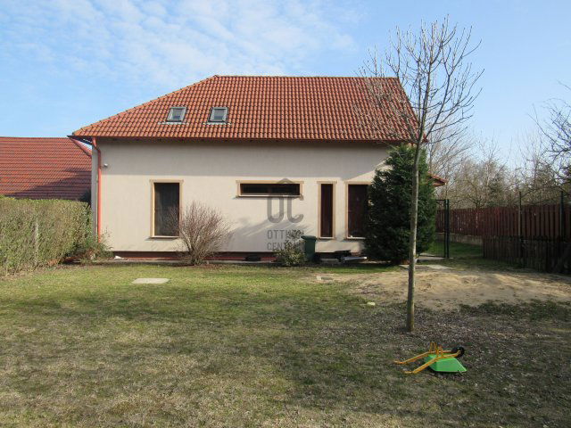 Eladó családi ház, Cegléden 195 M Ft, 7 szobás