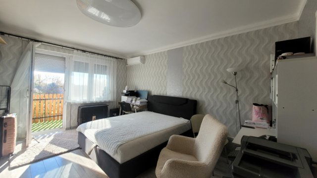 Eladó téglalakás, Jászberényben 37.9 M Ft, 2+1 szobás