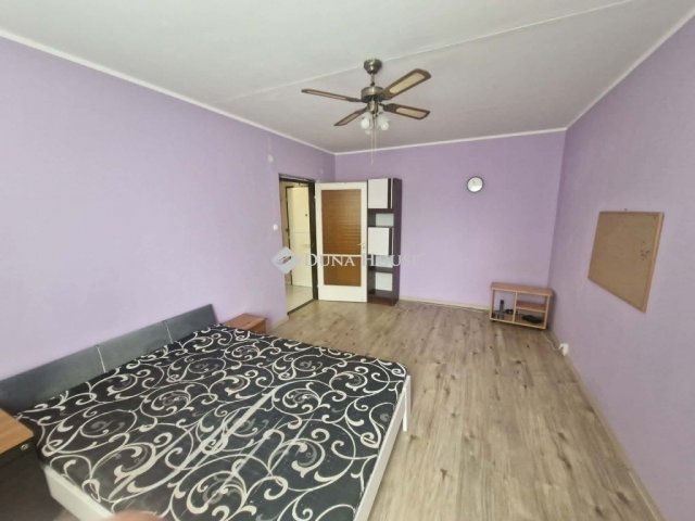 Eladó panellakás, Szegeden 46.4 M Ft, 2 szobás