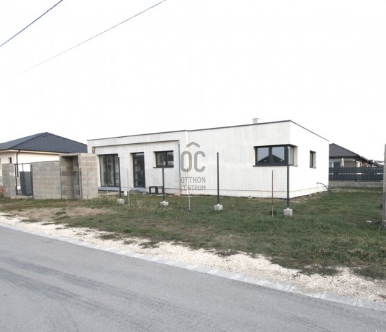 Eladó ikerház, Székesfehérvárott 119 M Ft, 4 szobás